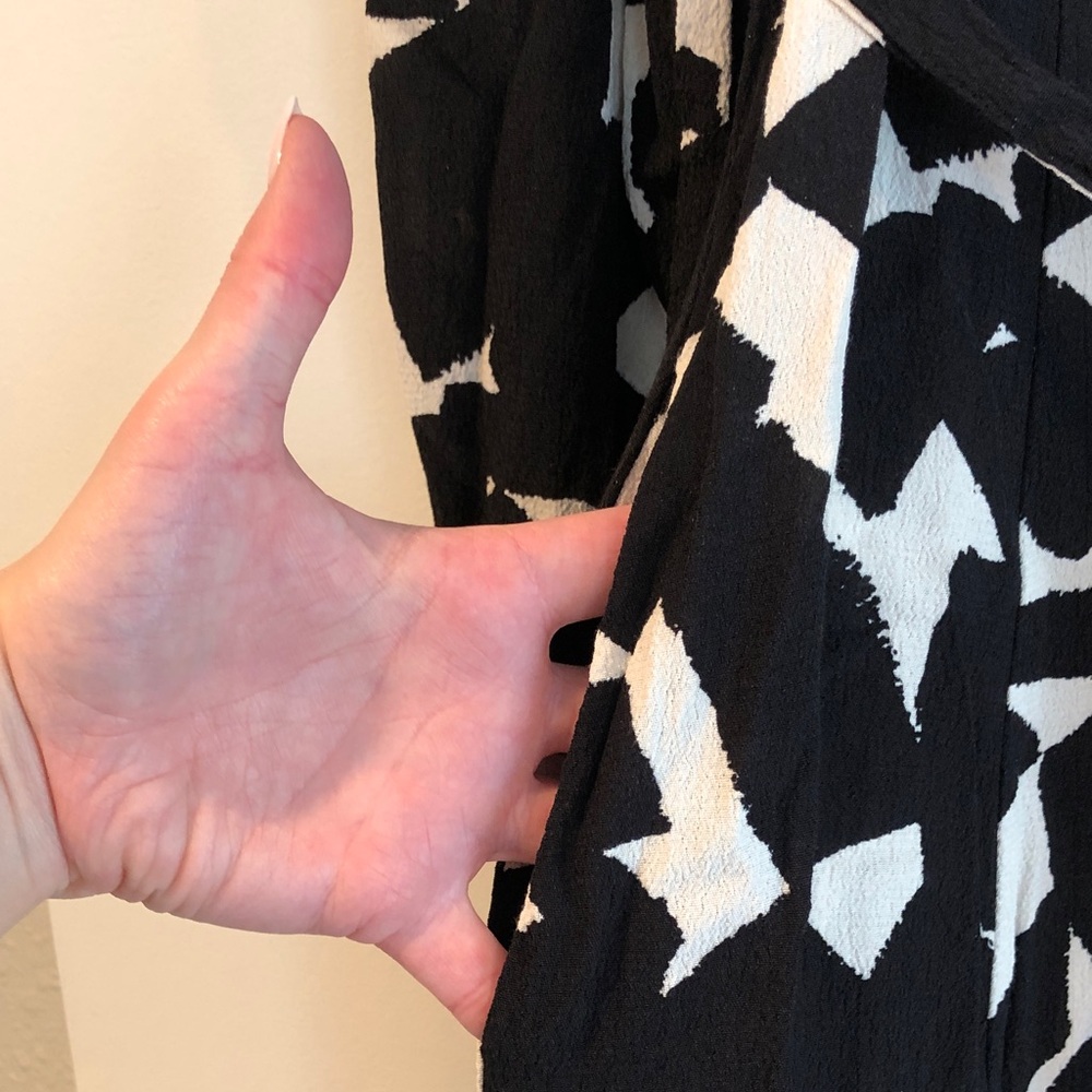 Women's Zara Elegant Black and White Patterned Dress Size Small - Picture 5 of 8